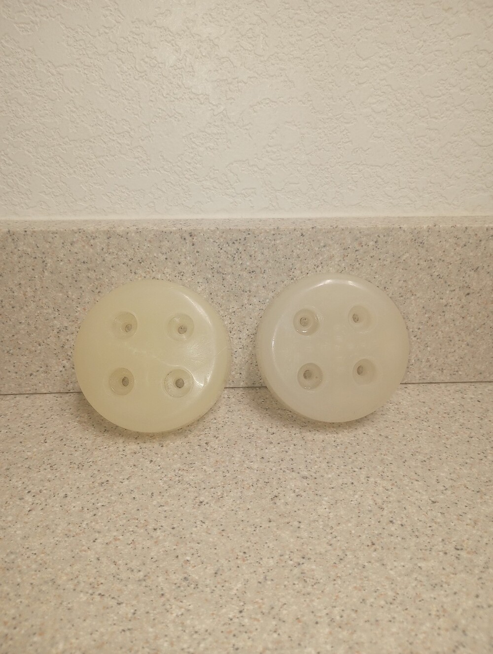 2 Replacement Slide Pucks Slider for Skateboards Longboards Sliding Gloves New
